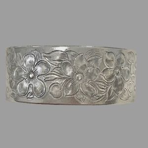 VINTAGE SALISBURY Floral Engraved Pewter Cuff